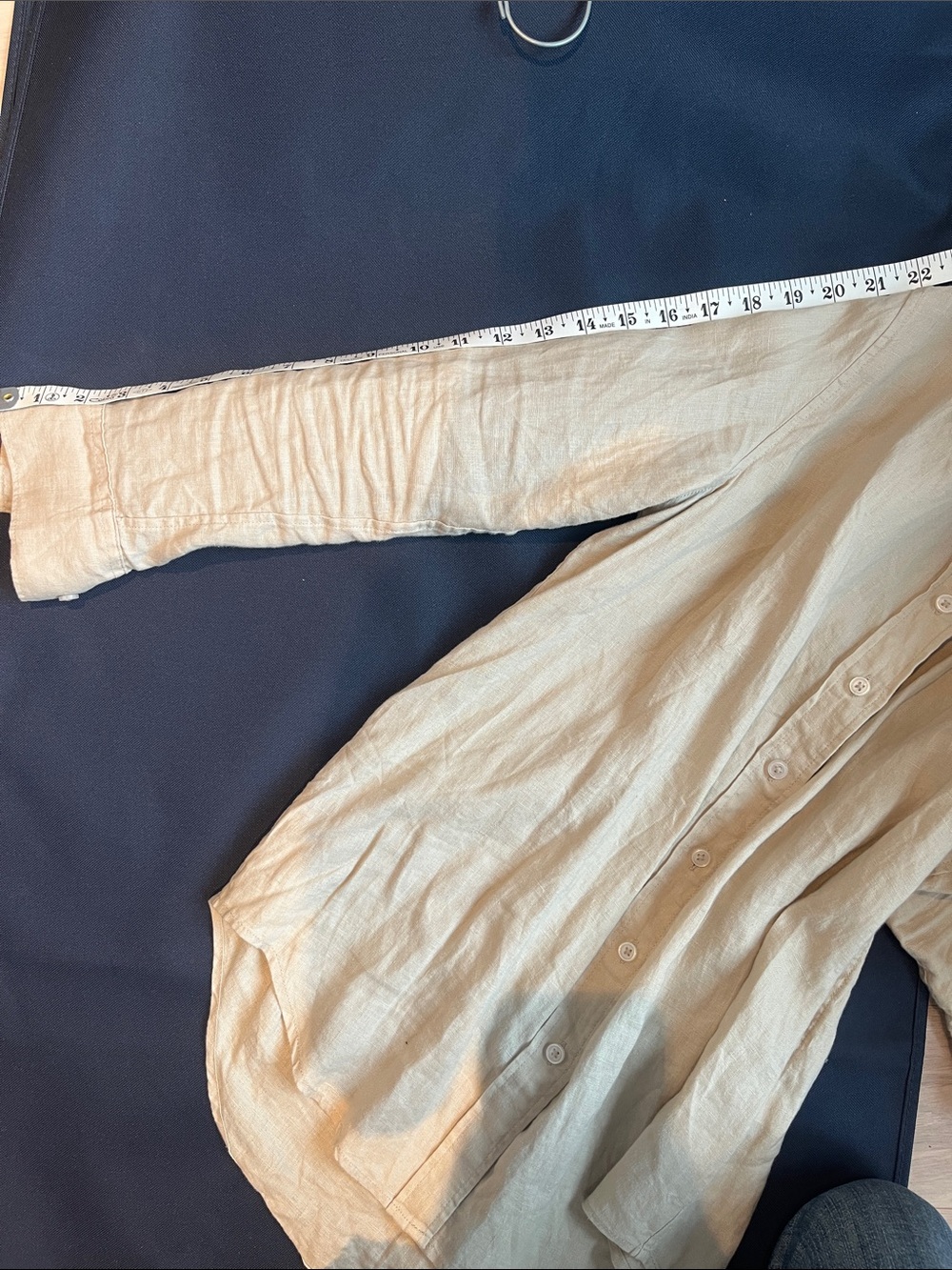 Quince 100% Linen Long Sleeve Roll-Tab Button-Up Shirt in Oatmeal Size XS - Picture 9 of 10